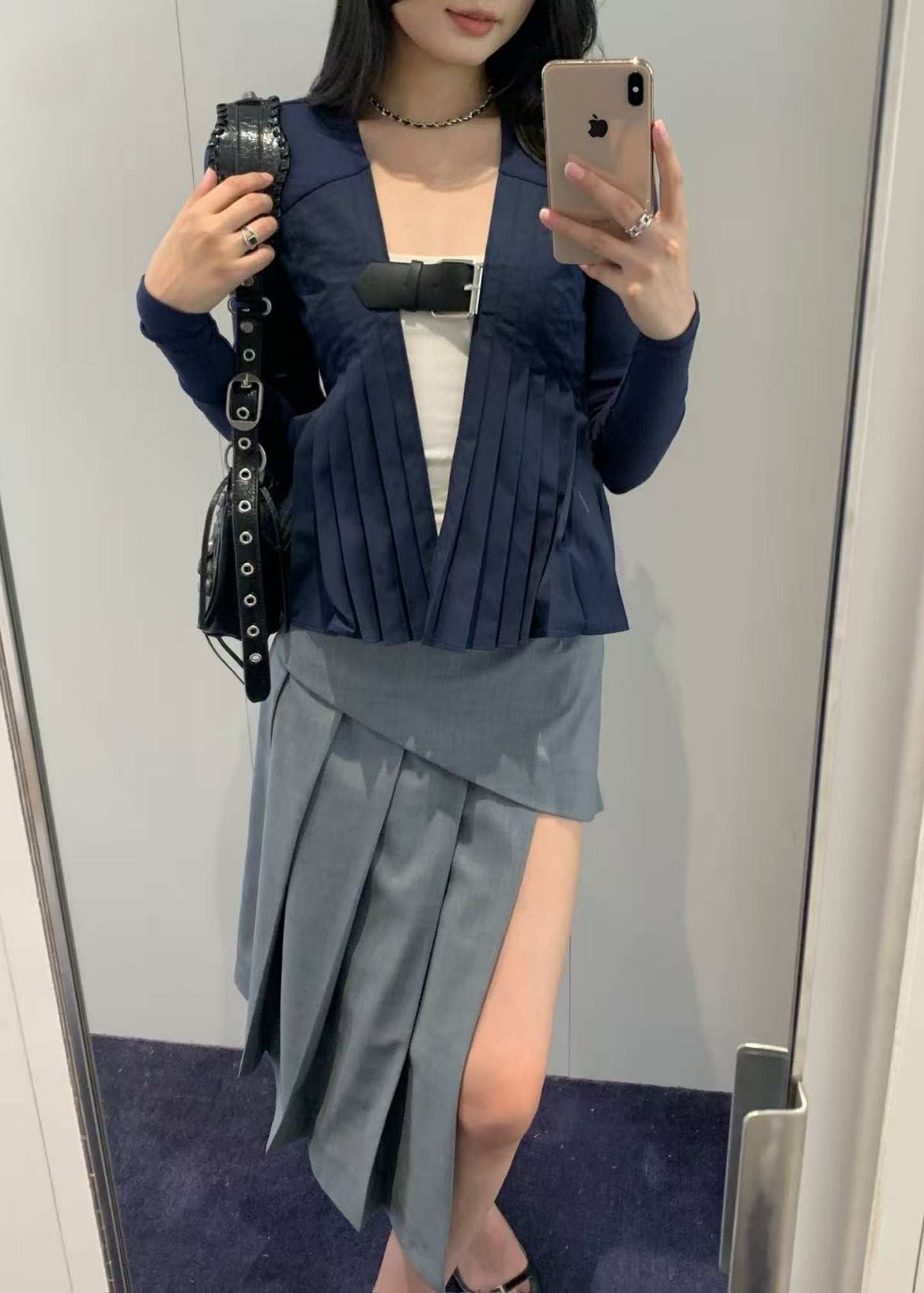 One-big Buckled Pleats Top