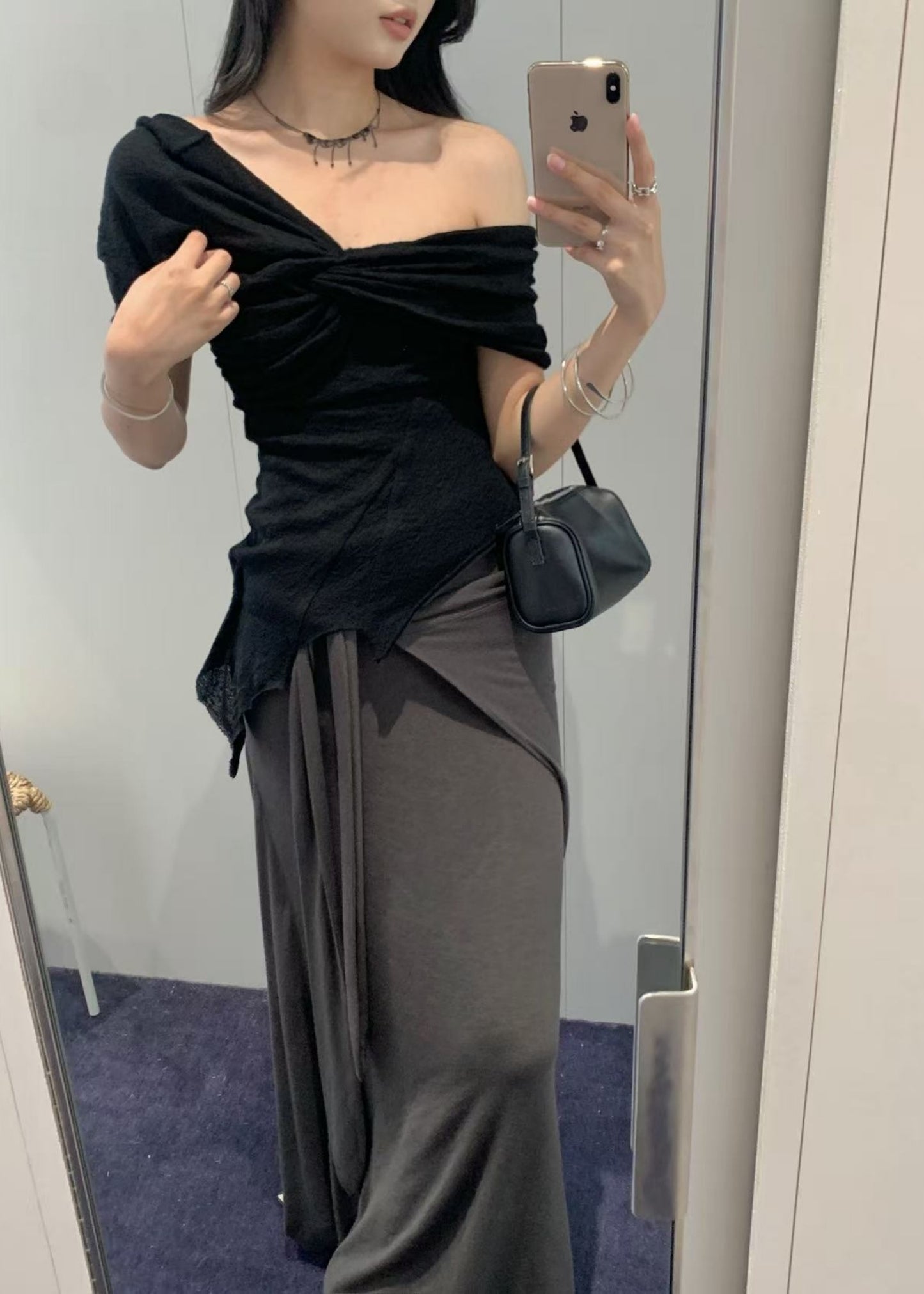 Off-shoulder Twisted Top
