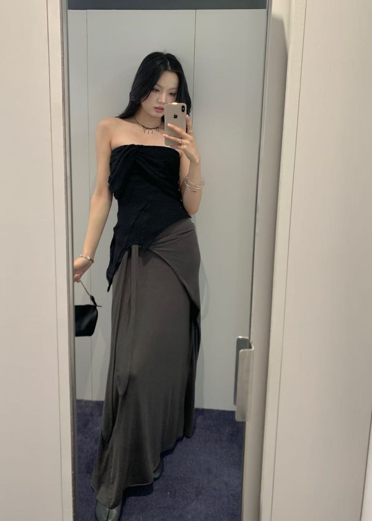 Off-shoulder Twisted Top