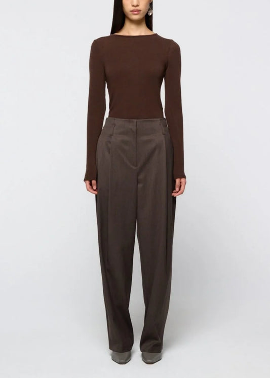 Straight Tuck Pants