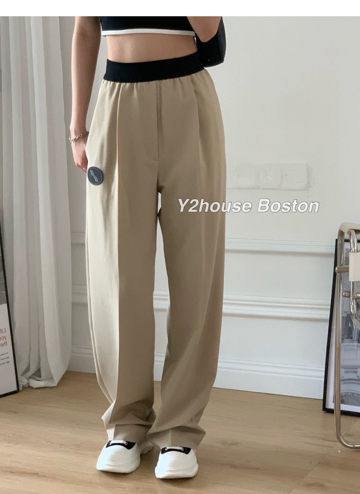WD Logo Pants.