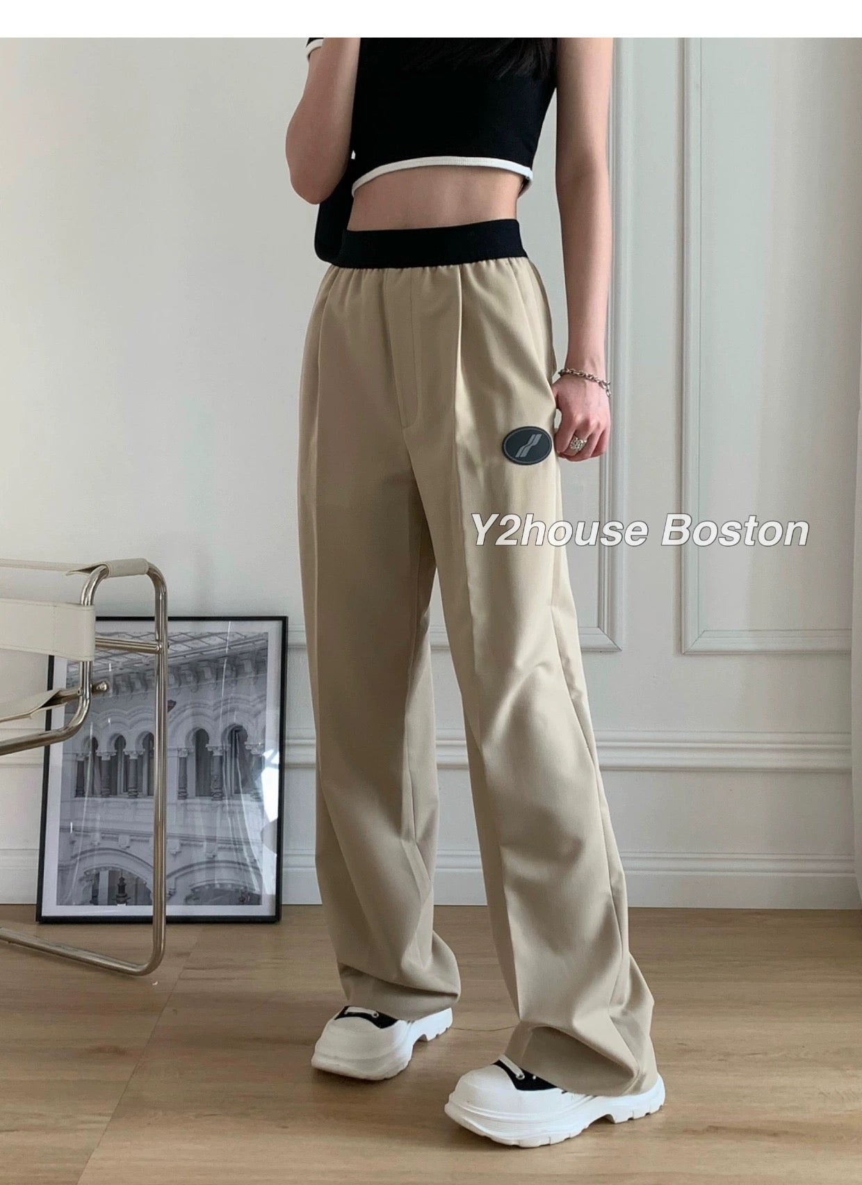 WD Logo Pants.