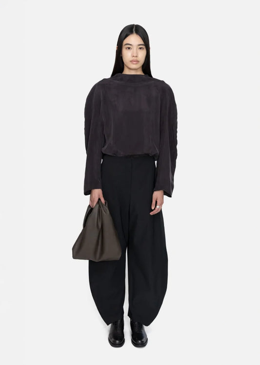 Curved Silhouette Pants