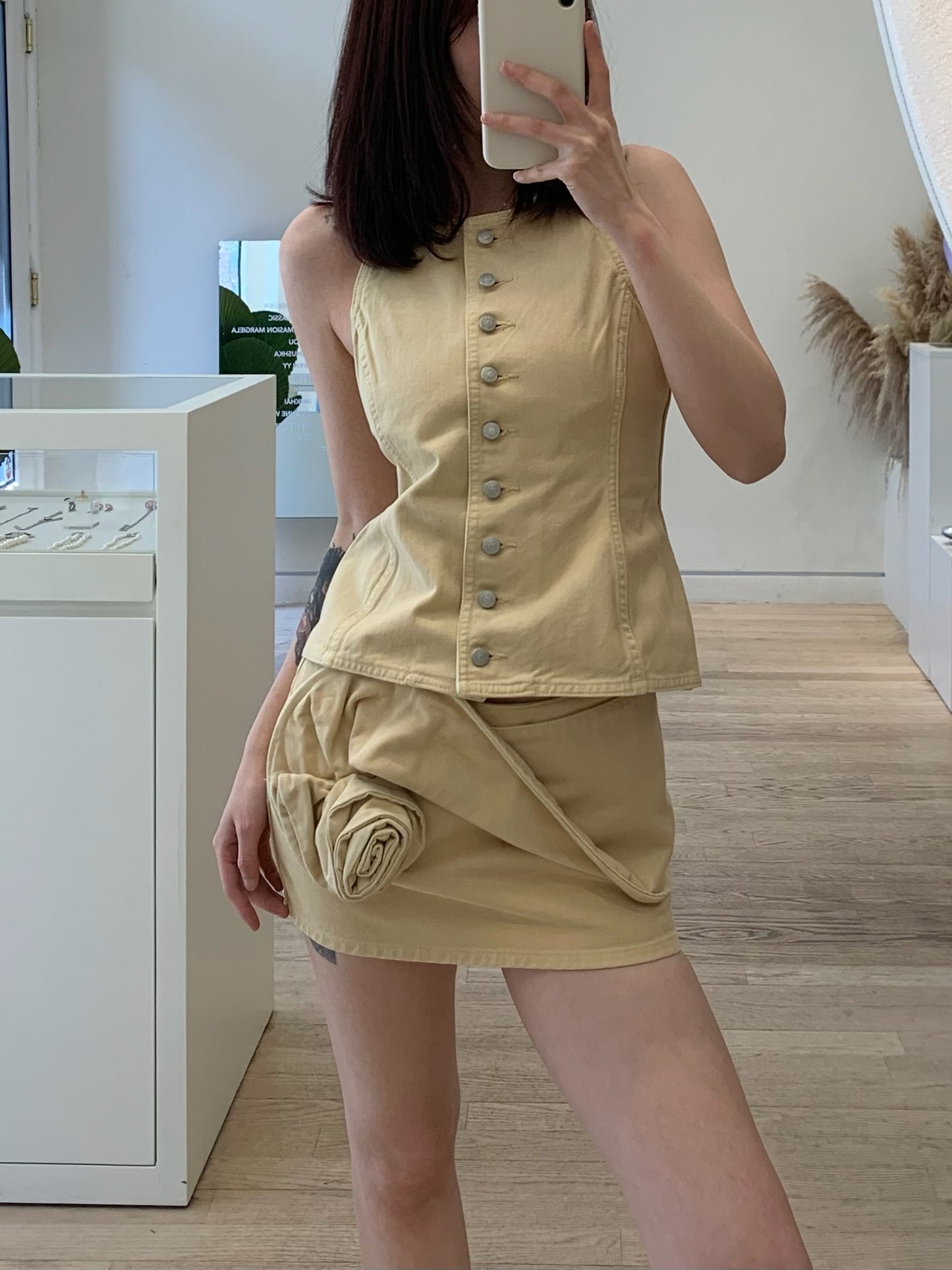 Low Waist Floral Appliqué Mini Skirt