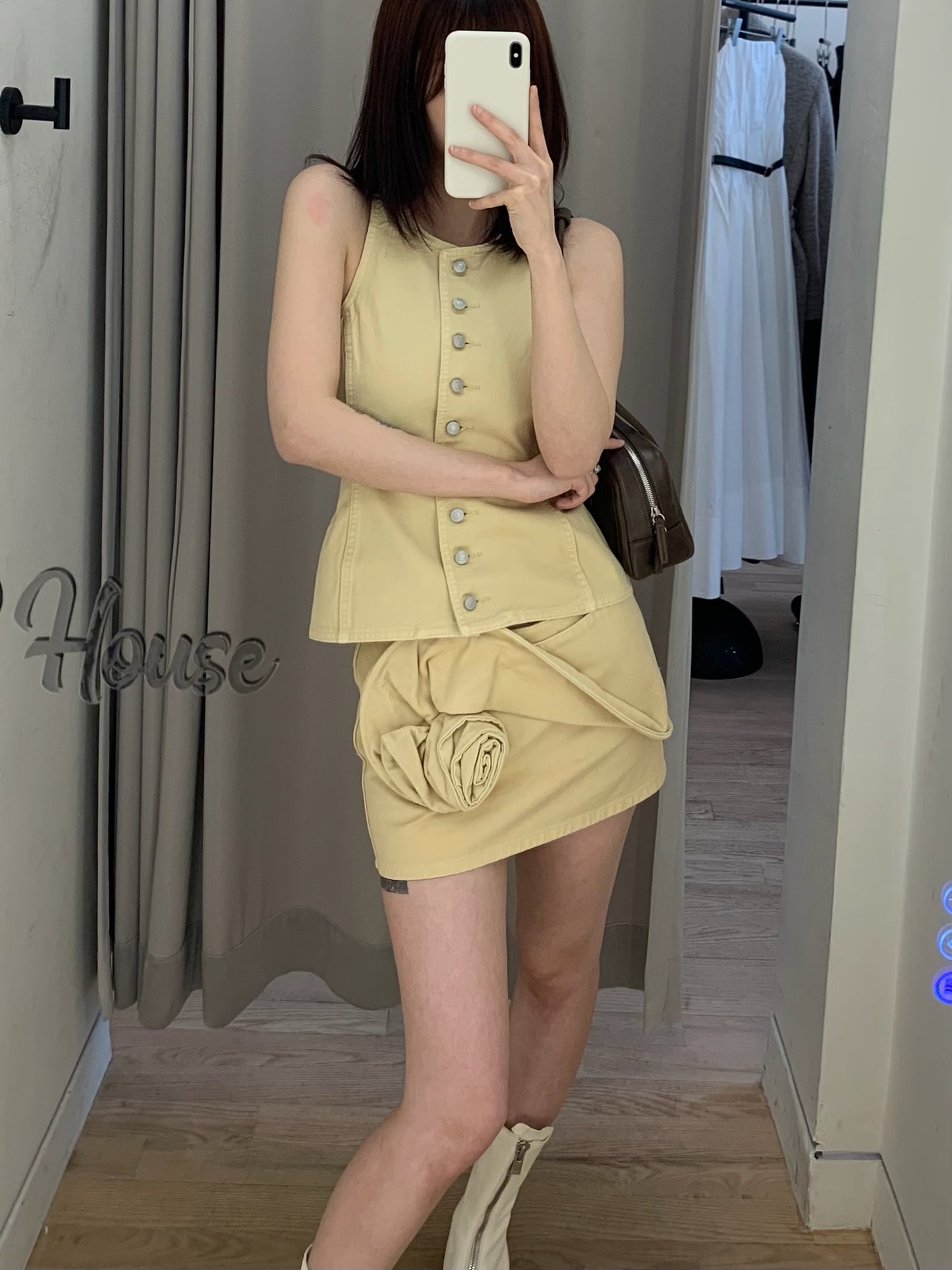 Low Waist Floral Appliqué Mini Skirt