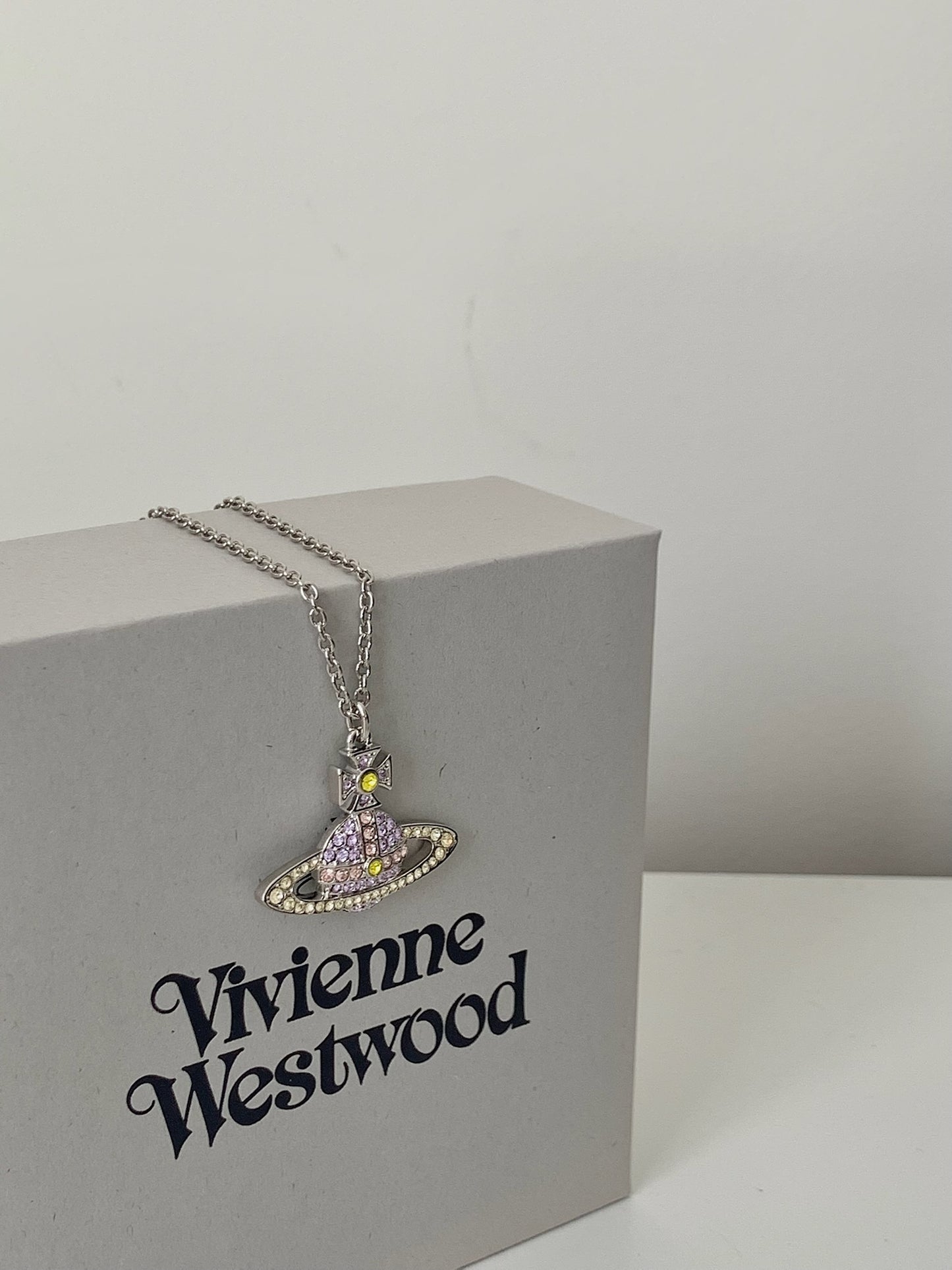 Kika Pendant Necklace