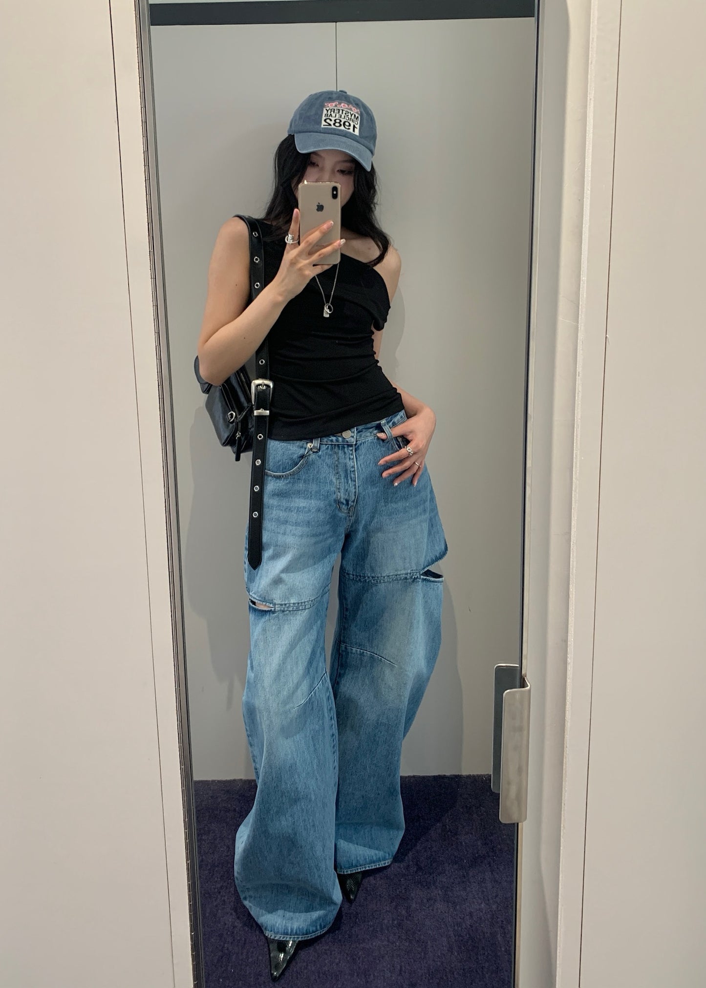 Side Cut Detail Jeans