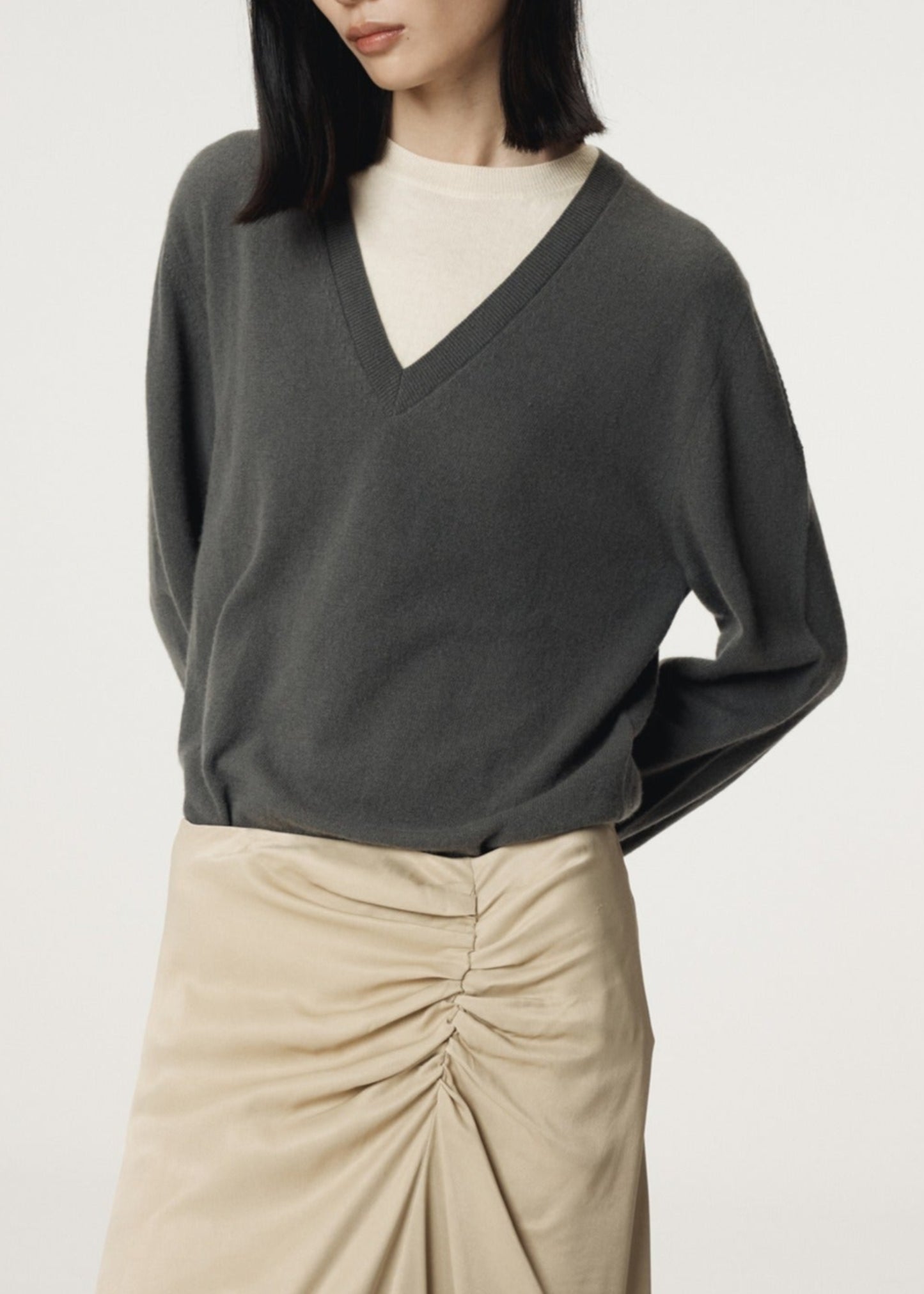 Contrast Layered V-neck Knit Top