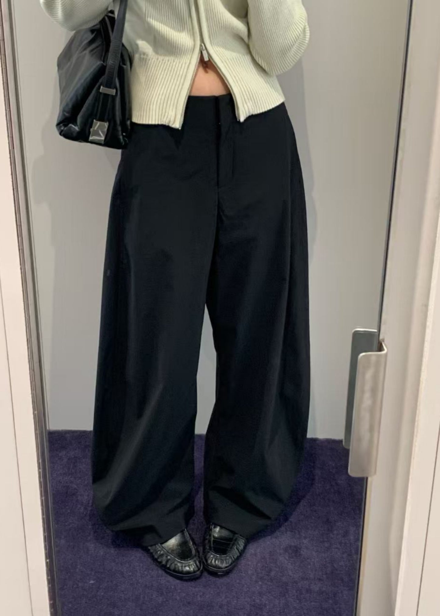 Curved Silhouette Pants