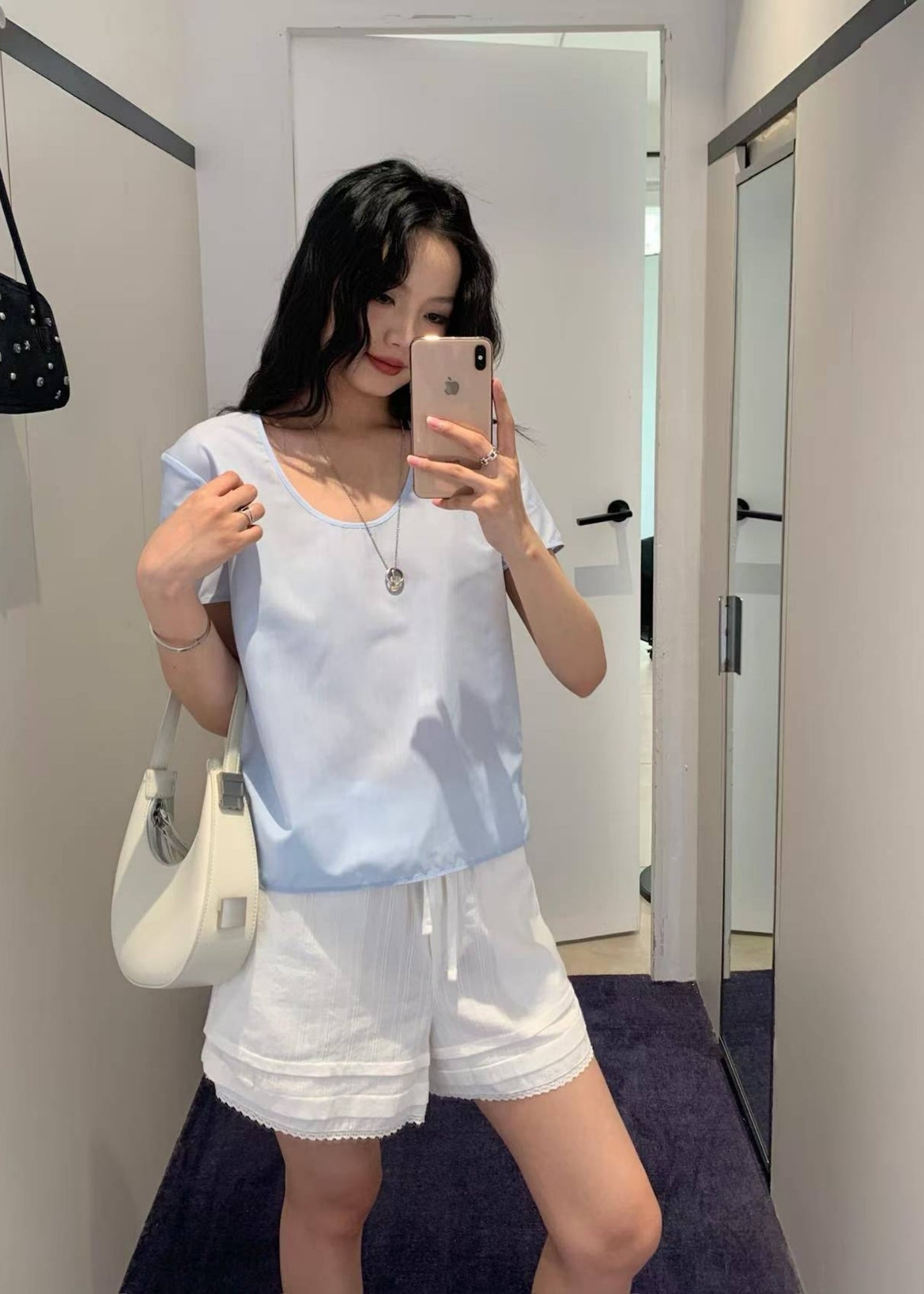 U-neck Logo Blouse