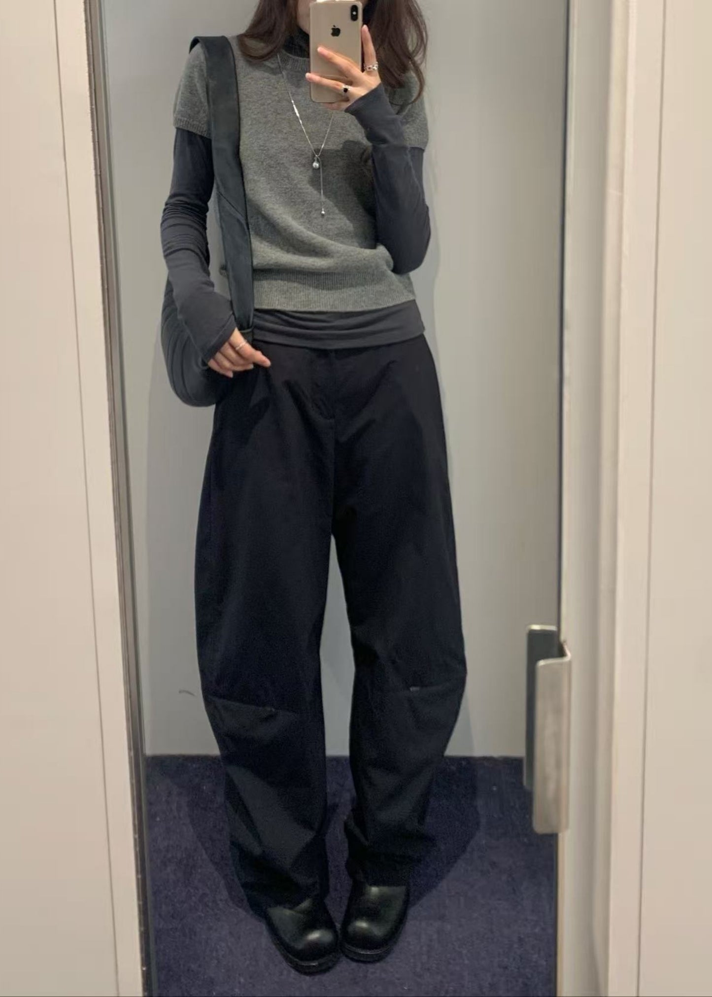 Curved Zip Banding Pants