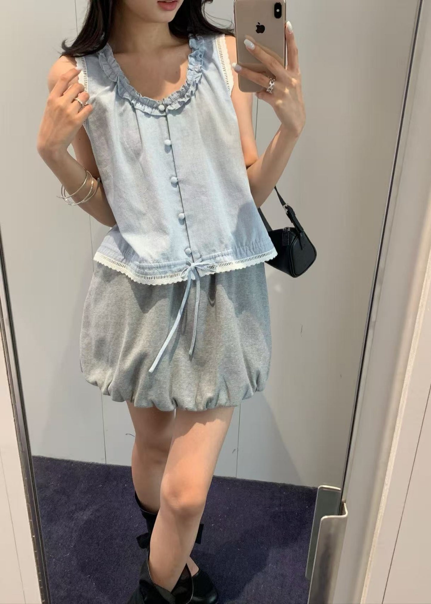 Frill Sleeveless Blouse