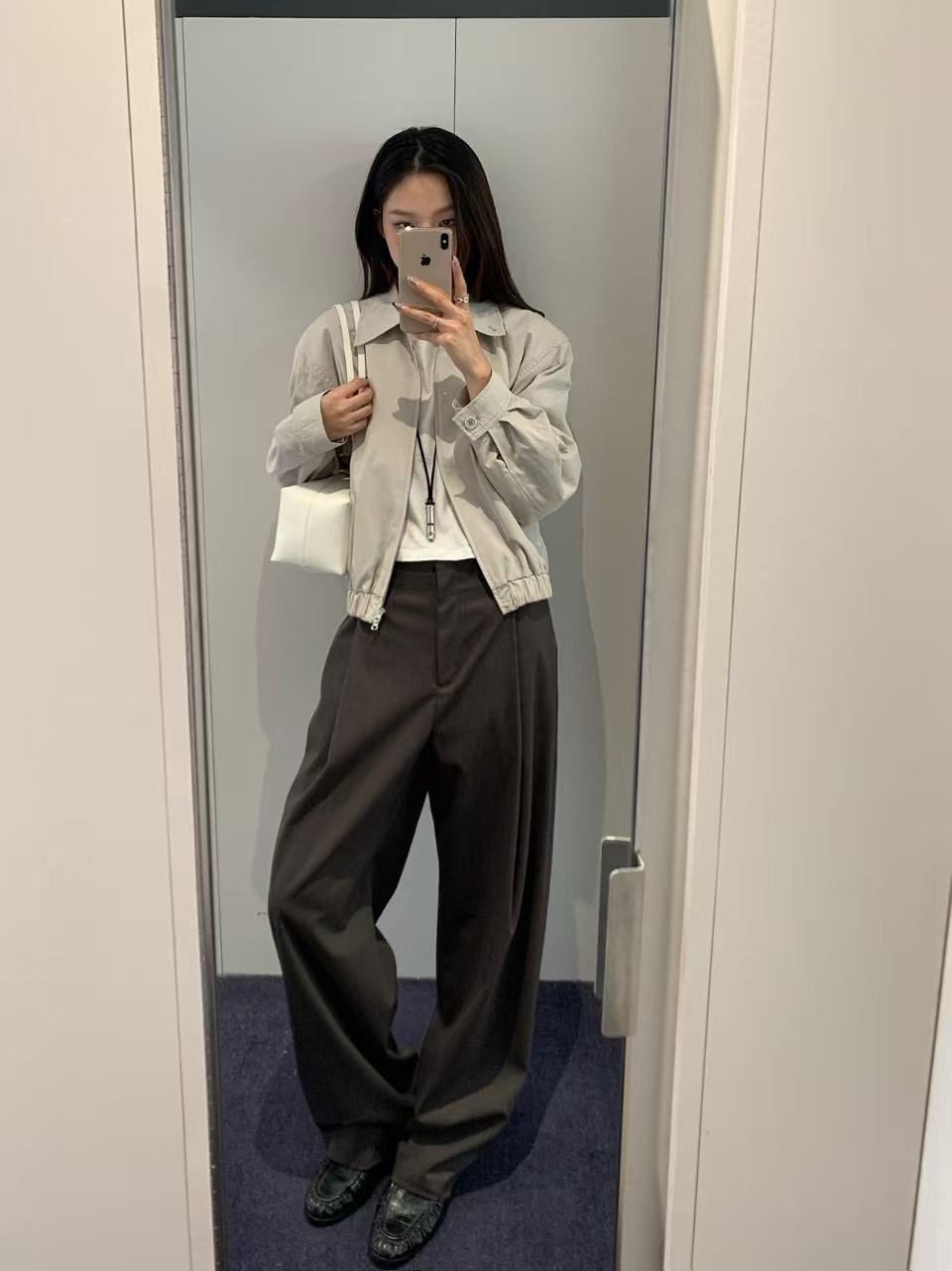 Straight Tuck Pants