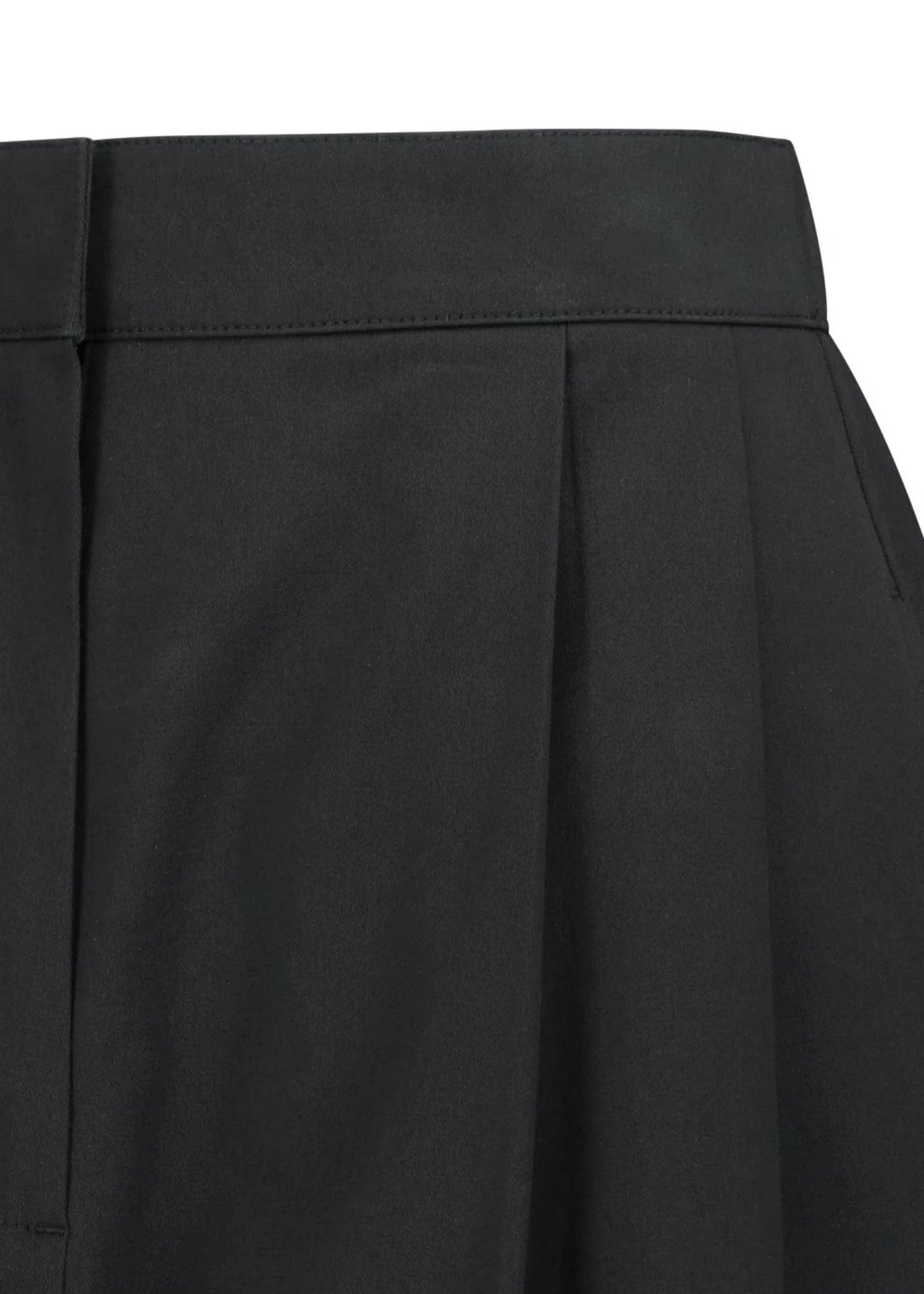 Two Tuck Wide Banding Pants