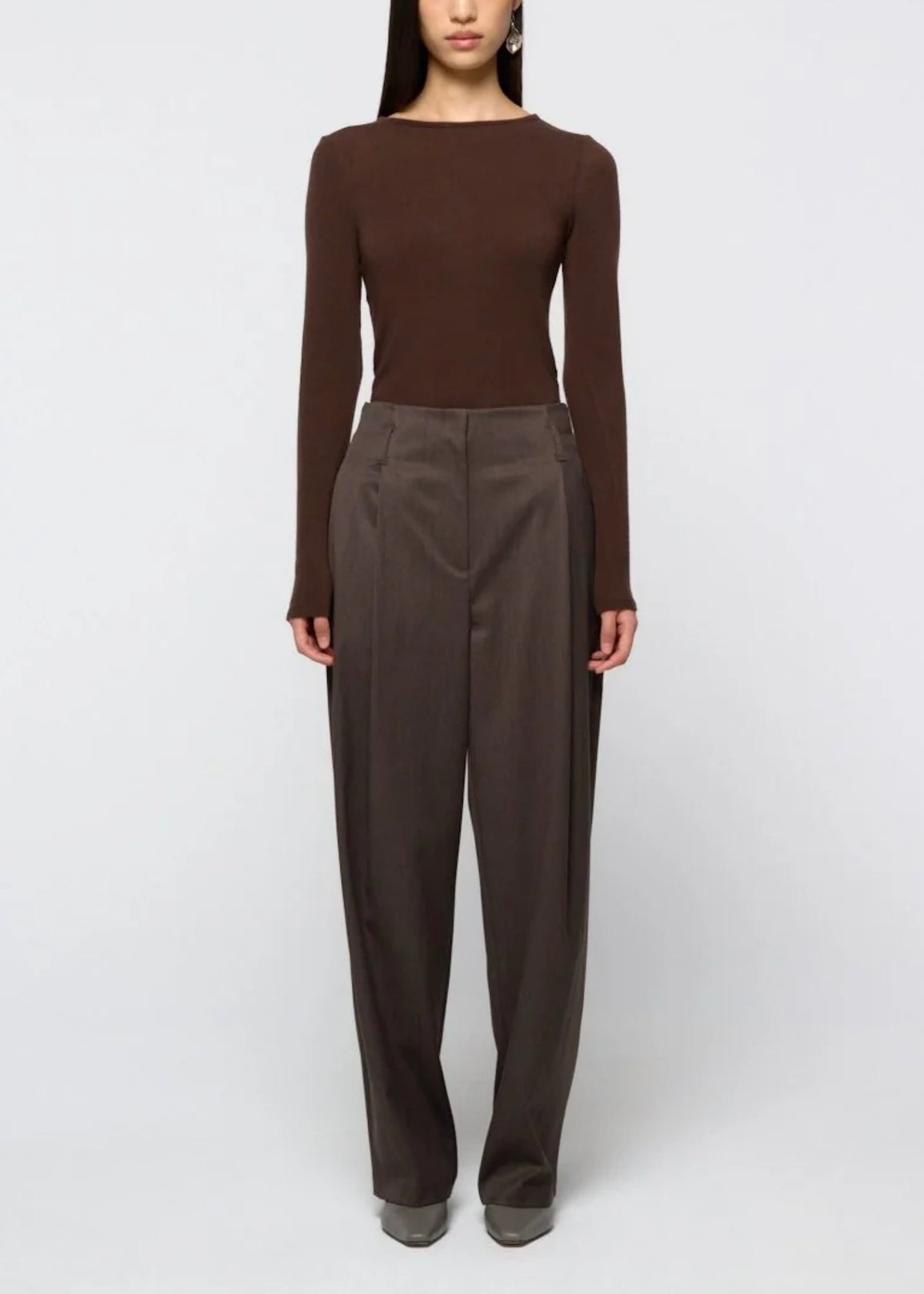 Straight Tuck Pants