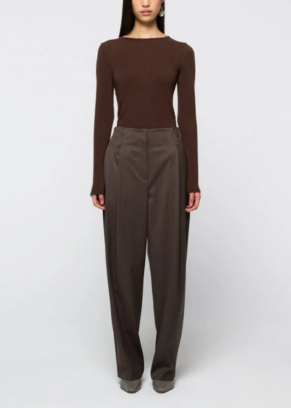 Straight Tuck Pants