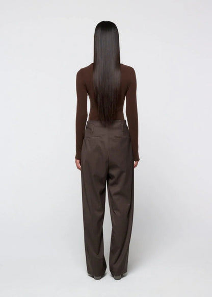 Straight Tuck Pants