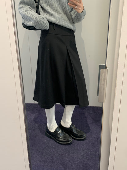 Pleated Knee Skirt