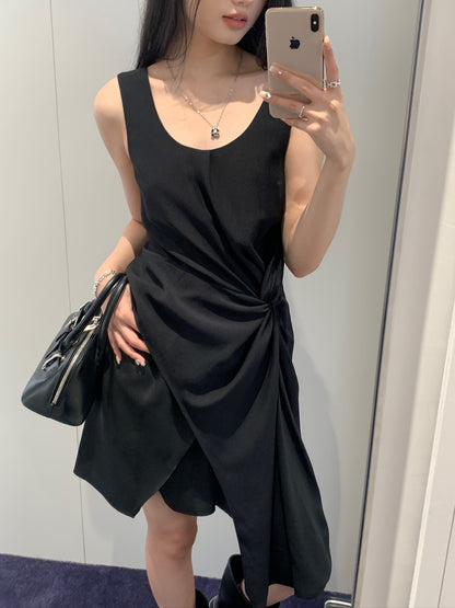 Asymmetric Twisted Top
