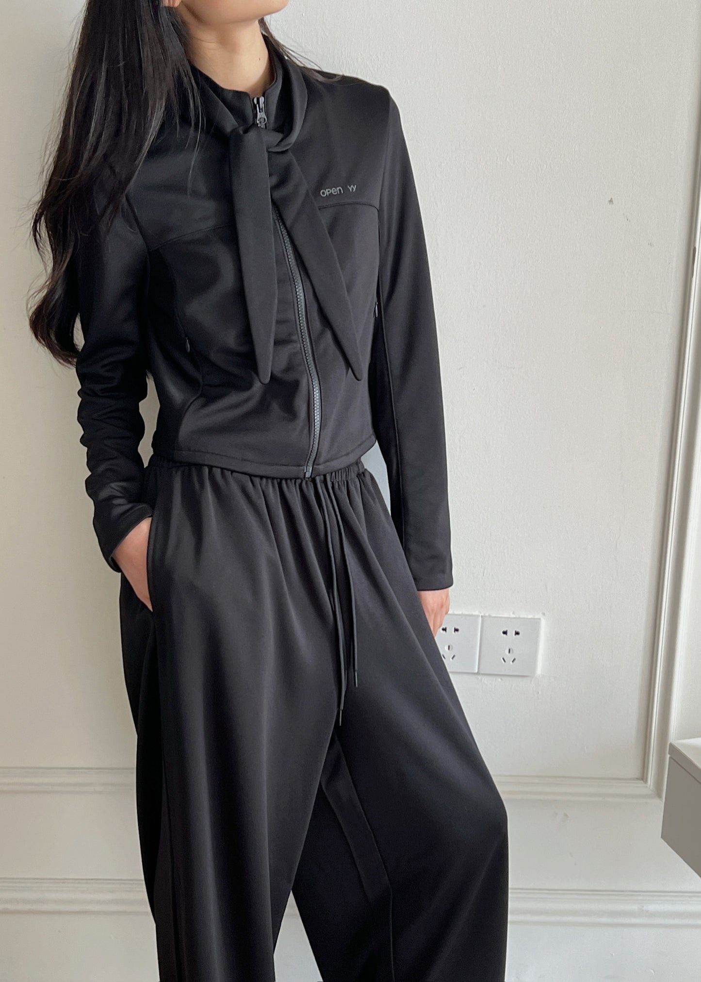 Tie Zip Training Jacket