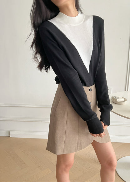 ZOE V-Point Mockneck Knit Pullover