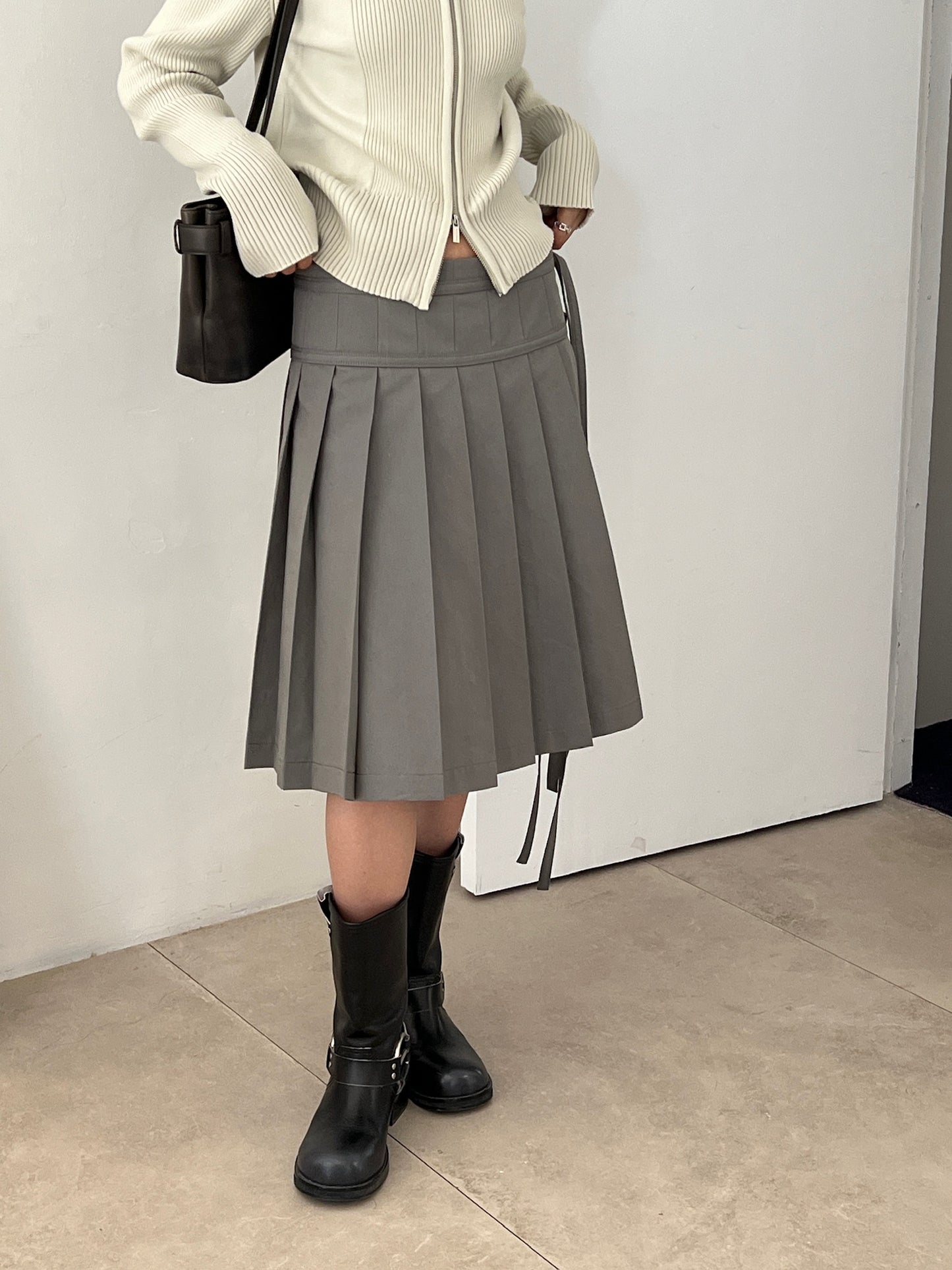 Pleated Zipper Skirt