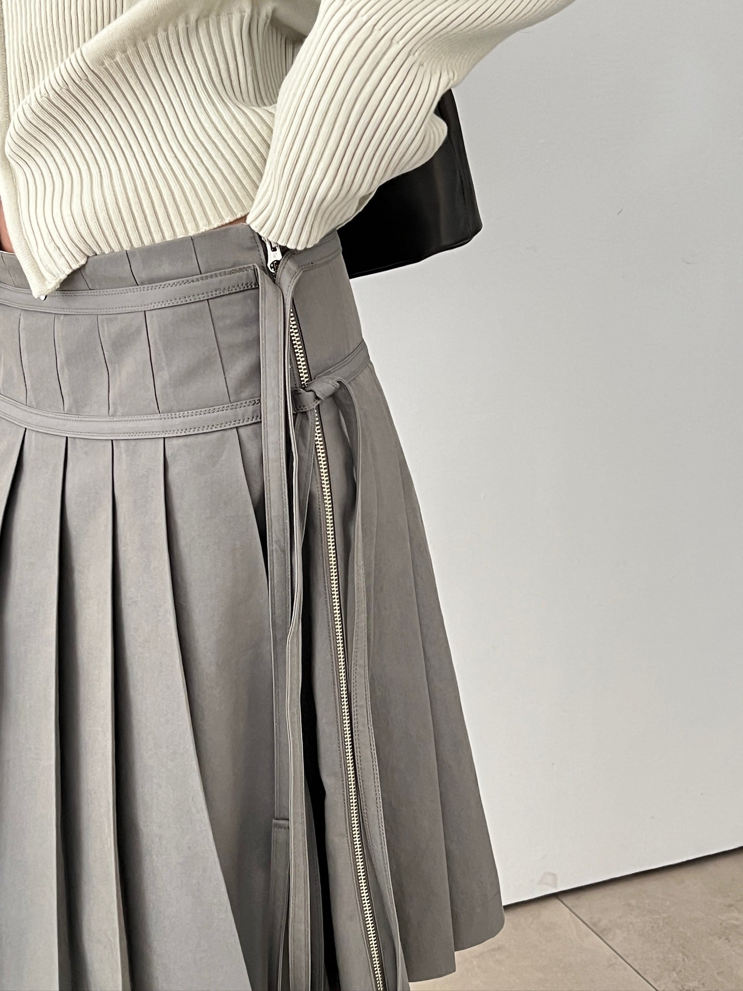 Pleated Zipper Skirt