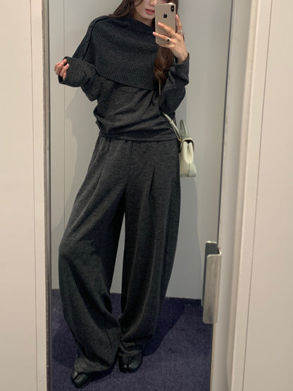Curved Knit Pants
