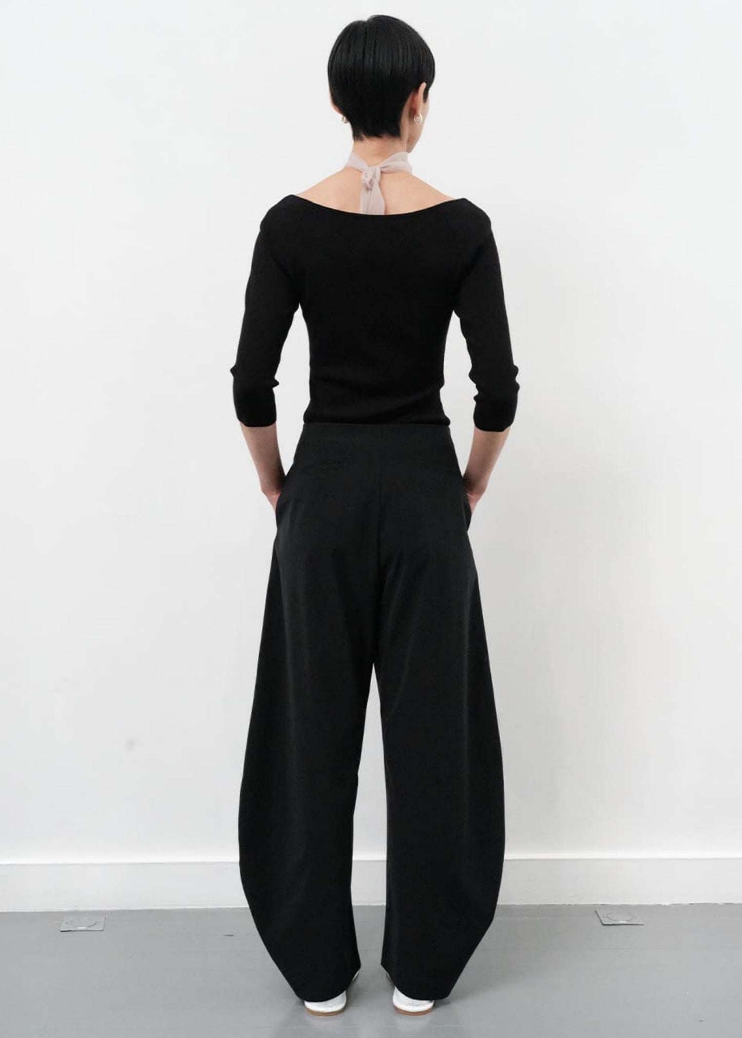 Curved Silhouette Pants
