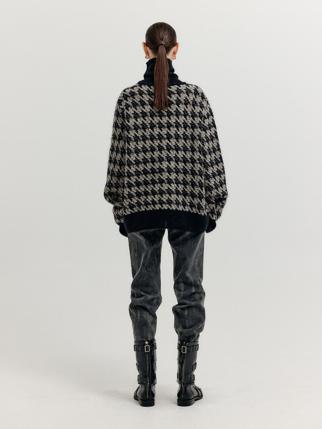 XEZAL Houndstooth Check Knit Turtleneck